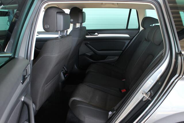 Volkswagen PASSAT Variant 1.4 TSI ACT Comfortline LED Matrix | Cruise | Navi | Bluetooth | Clima | 17" LMV | Privacy glass | PDC V+A