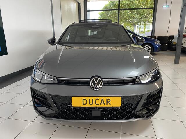 Volkswagen PASSAT Variant 1.5 eHybrid R-Line Edition 272 PK Panoramadak /Trekhaak /Carplay / Stoelverwarming/ koeling