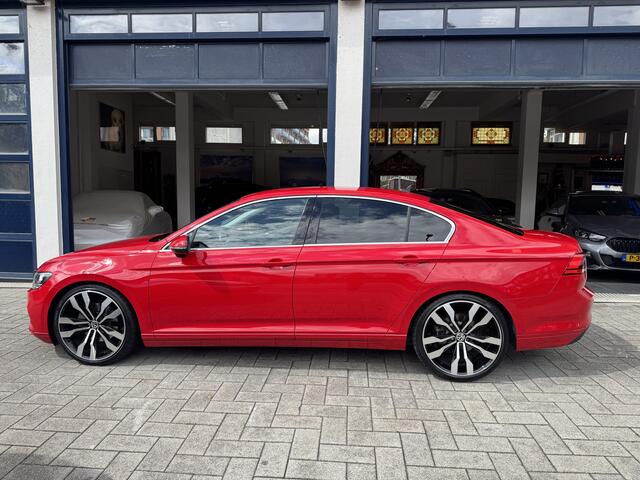 Volkswagen PASSAT 1.5 TSI Business ACC/CARPLAY/CAMERA