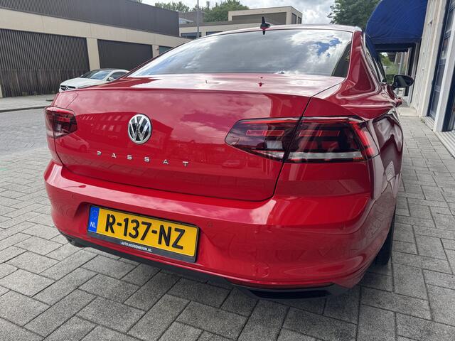 Volkswagen PASSAT 1.5 TSI Business ACC/CARPLAY/CAMERA