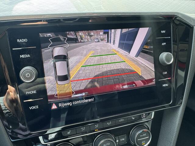 Volkswagen PASSAT 1.5 TSI Business ACC/CARPLAY/CAMERA