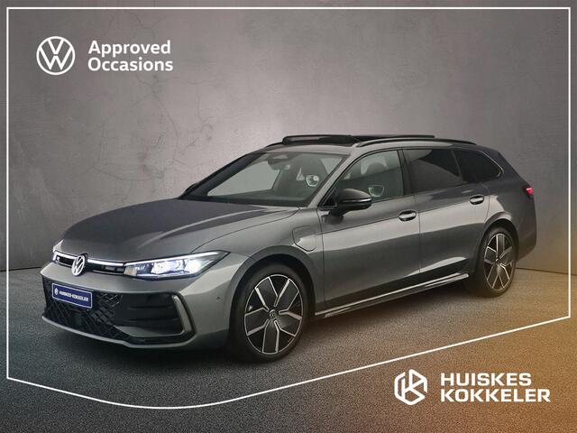 Volkswagen PASSAT Variant R-Line Edition 1.5 TSI eHybrid 272pk DSG Automaat Trekhaak, Panoramadak, Adaptive cruise control, Black Style, Navigatie, LED matrix koplampen