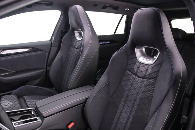 Volkswagen PASSAT Variant R-Line Edition 1.5 TSI eHybrid 272pk DSG Automaat Trekhaak, Panoramadak, Adaptive cruise control, Black Style, Navigatie, LED matrix koplampen