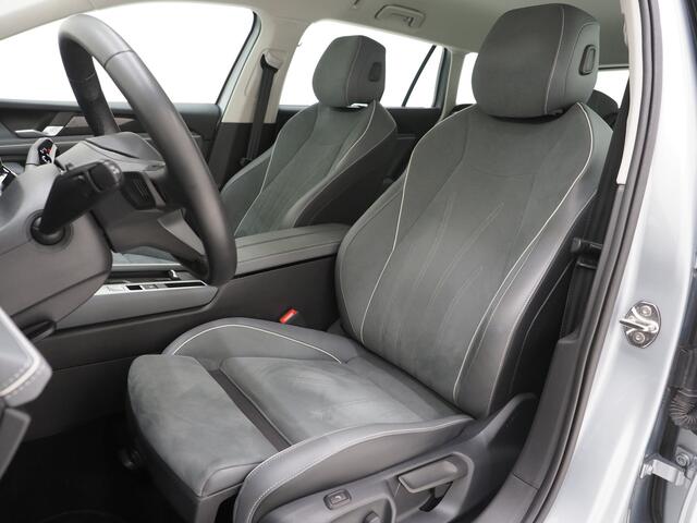 Volkswagen PASSAT Variant 1.5 eHybrid 204PK | Leder/Alcantara | Massage | Sfeerlicht | Camera | Keyless | Adaptive Cruise | Carplay