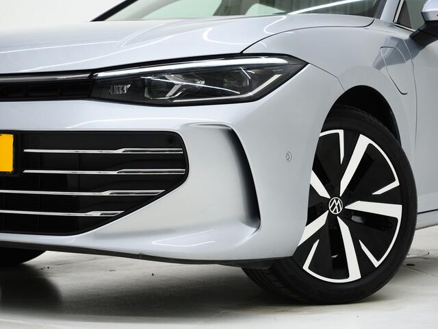 Volkswagen PASSAT Variant 1.5 eHybrid 204PK | Leder/Alcantara | Massage | Sfeerlicht | Camera | Keyless | Adaptive Cruise | Carplay