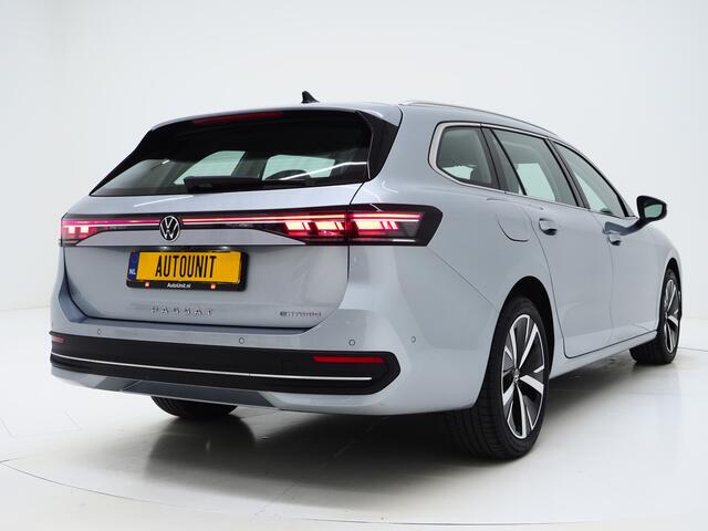 Volkswagen PASSAT Variant 1.5 eHybrid 204PK | Leder/Alcantara | Massage | Sfeerlicht | Camera | Keyless | Adaptive Cruise | Carplay
