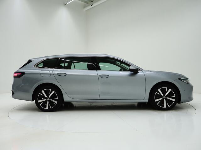 Volkswagen PASSAT Variant 1.5 eHybrid 204PK | Leder/Alcantara | Massage | Sfeerlicht | Camera | Keyless | Adaptive Cruise | Carplay
