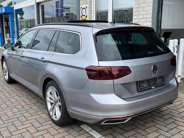 Volkswagen PASSAT Variant 1.4 TSI PHEV GTE / AUTOMAAT/ PANO/ TREKHAAK/ APP-CONNECT/ PARK.SENSOR.V+A/ CAMERA/ STUUR+STOELVERWARM./ DCC/ ACC/ MASSAGE/ ELEK.ACHTERKLEP/ DODEHOEK/ KEYLESS/ DIGITAL DASH/ NAVI/ DAB/ CLIMA/ LED/ 18'' LMV