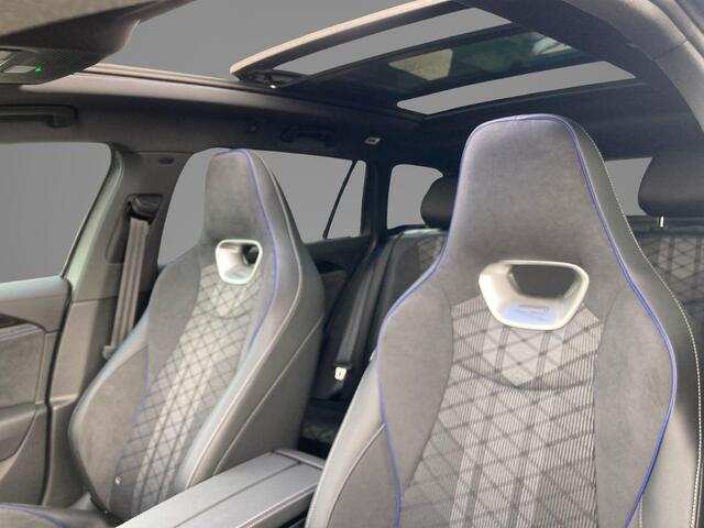 Volkswagen PASSAT Variant 1.5eHybrid 200kW/272PK R-Line · Panoramadak · Trekhaak · 360°Camera + Parkeersensoren · Garantie t/m 11-11-2030 of 100000km.