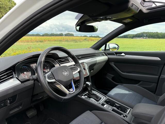 Volkswagen PASSAT 1.4 TSI GTE / BUSSINESS / PANO / NETTE STAAT / VOL