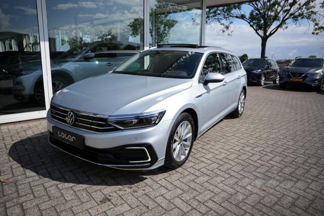 Volkswagen PASSAT 1.4 TSI PHEV GTE Highline, Pano, Trekhaak,Carplay