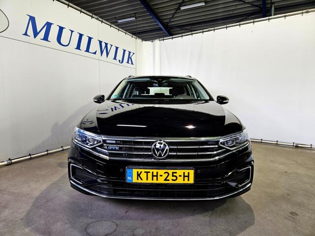 Volkswagen PASSAT Variant 1.4 TSI PHEV GTE / IQ Light / Trekhaak / Camera / Winterpack