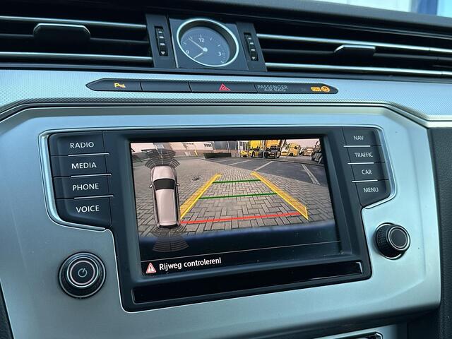 Volkswagen PASSAT Variant 1.6 TDI Highline l ACC l Camera l Keyless l DSG l