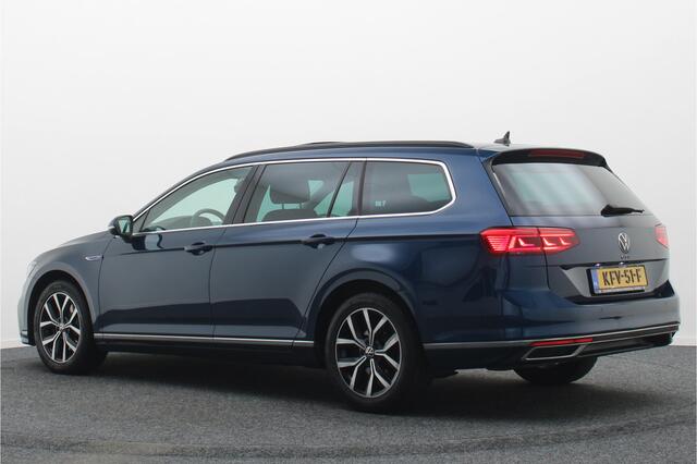 Volkswagen PASSAT Variant 1.4 TSI PHEV GTE Business Panoramadak, ACC, Apple Carplay, Trekhaak, Camera, Keyless