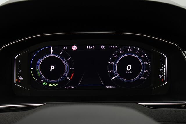 Volkswagen PASSAT Variant 1.4 TSI PHEV GTE Business Panoramadak, ACC, Apple Carplay, Trekhaak, Camera, Keyless