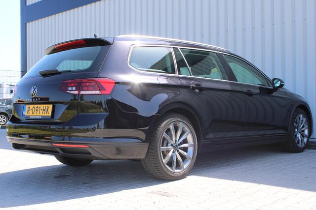 Volkswagen PASSAT Variant 1.5 TSI Business | Incl. 12 maanden garantie | Adaptieve cruise control | Apple carplay/Android auto | Parkeercamera | Navigatie | Climate control | DAB radio |