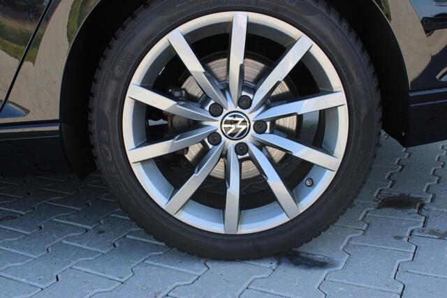 Volkswagen PASSAT Variant 1.5 TSI Business | Incl. 12 maanden garantie | Adaptieve cruise control | Apple carplay/Android auto | Parkeercamera | Navigatie | Climate control | DAB radio |