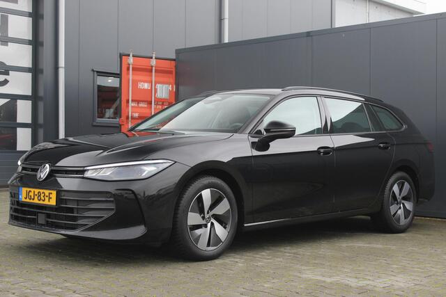 Volkswagen PASSAT Variant 1.5 eTSI 150 pk | Incl. 12 maanden Garantie | Stoel/stuur verwarming | Achteruitrijcamera | Adaptive cruise controle | Dodehoekdetectie | Parkeersensoren V+A | Navigatie | Apple CarPlay/Android Auto | Draadloze telefoonlader | Climate controle | Lane assist | Keyless start | LED Koplampen | 17 Inch LMV | Schakelmogelijkheid aan stuurwiel |