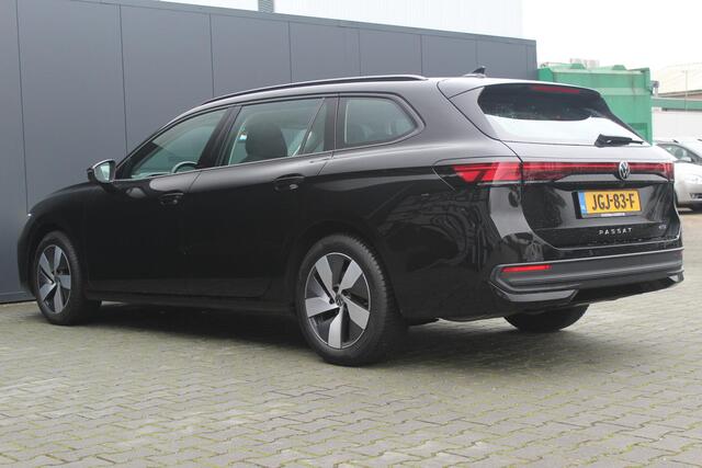 Volkswagen PASSAT Variant 1.5 eTSI 150 pk | Incl. 12 maanden Garantie | Stoel/stuur verwarming | Achteruitrijcamera | Adaptive cruise controle | Dodehoekdetectie | Parkeersensoren V+A | Navigatie | Apple CarPlay/Android Auto | Draadloze telefoonlader | Climate controle | Lane assist | Keyless start | LED Koplampen | 17 Inch LMV | Schakelmogelijkheid aan stuurwiel |