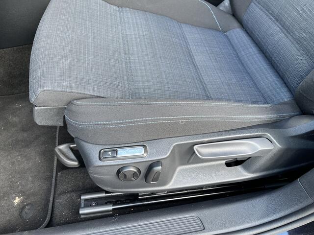 Volkswagen PASSAT Variant 1.4 TSI PHEV GTE Business / AUTOMAAT/ PANO/ TREKHAAK/ CRUISE/ NAVI/ APP-CONNECT/ 360 CAMERA/ CLIMATE/ STOELVERWARMING/ KEYLESS
