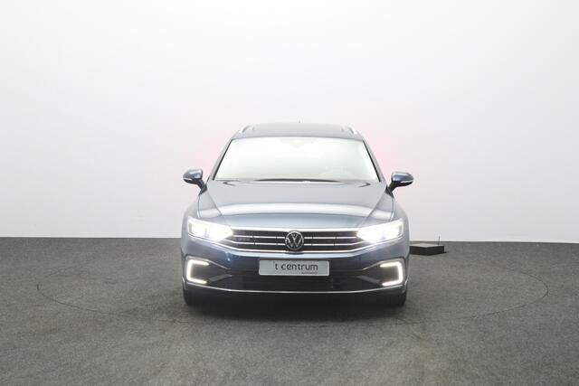 Volkswagen PASSAT Variant 218 PK 1.4 TSI PHEV GTE Business PHEV, Panoramadak, Trekhaak, Memory, Leder