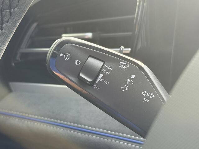 Volkswagen PASSAT Variant 1.5 eHybrid R-Line Edition 272PK l Trekhaak l Pano l HUD l 19Inch l 360 Camera l Massage