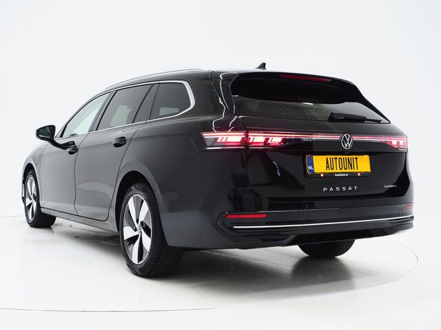 Volkswagen PASSAT Variant 1.5 eHybrid Elegance 204PK | 5 Jaar Garantie | Panoramadak | Leder/Alcantara | Massage | Trekhaak | HUD | Keyless | Sfeerlicht
