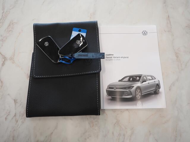 Volkswagen PASSAT Variant 1.5 eHybrid Elegance 204PK | 5 Jaar Garantie | Panoramadak | Leder/Alcantara | Massage | Trekhaak | HUD | Keyless | Sfeerlicht