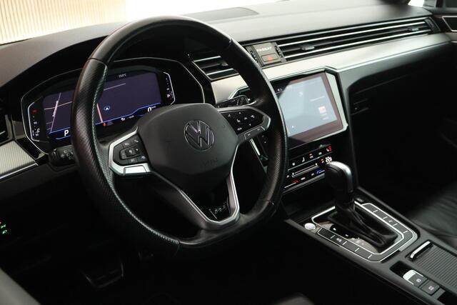 Volkswagen PASSAT Variant 1.5 TSI 150pk DSG R-Line Business + Trekhaak Camera Keyless Leder Panoramadak Stoelverwarming Navigatie