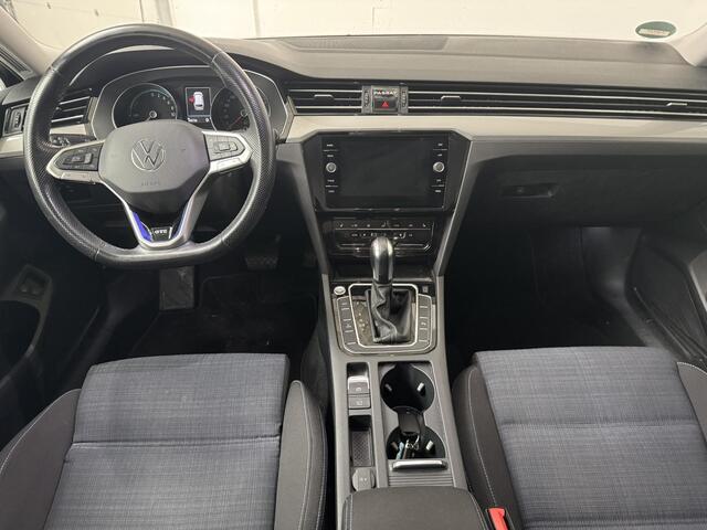 Volkswagen PASSAT Variant 1.4 TSI PHEV GTE Business | Navigatie | Camera | Stoelverwarming | Trekhaak | Adaptive Cruise Control |