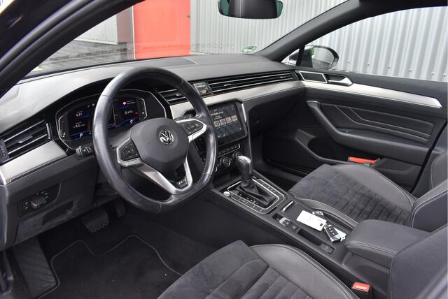 Volkswagen PASSAT Variant 1.5 TSI R-line Panorama, Camera, Dynamic LED, Leder, Keyless, Adaptive cruise