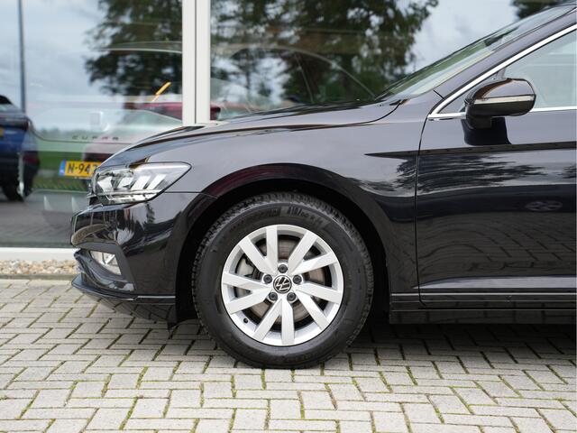 Volkswagen PASSAT Variant 1.5 TSI Business | Voorruit verwarmbaar en warmtewerend | LED | Draadloze telefoonlader |