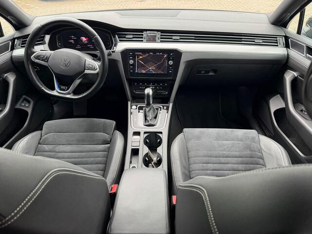 Volkswagen PASSAT Variant 1.4 TSI PHEV GTE Business WEGKLAPBARE TREKHAAK | LEDER | CAMERA | ELEKTRISCH VERSTELBARE STOELEN | STOELVERWARMING | NAVIGATIE | IQ LED | DODEHOEK DETECTIE | APPLE CARPLAY / ANDROID AUTO | ADAPTIEVE CRUISECONTROL |