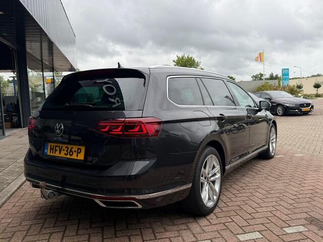 Volkswagen PASSAT Variant 1.4 TSI PHEV GTE Business WEGKLAPBARE TREKHAAK | LEDER | CAMERA | ELEKTRISCH VERSTELBARE STOELEN | STOELVERWARMING | NAVIGATIE | IQ LED | DODEHOEK DETECTIE | APPLE CARPLAY / ANDROID AUTO | ADAPTIEVE CRUISECONTROL |