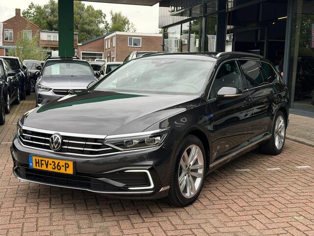 Volkswagen PASSAT Variant 1.4 TSI PHEV GTE Business WEGKLAPBARE TREKHAAK | LEDER | CAMERA | ELEKTRISCH VERSTELBARE STOELEN | STOELVERWARMING | NAVIGATIE | IQ LED | DODEHOEK DETECTIE | APPLE CARPLAY / ANDROID AUTO | ADAPTIEVE CRUISECONTROL |