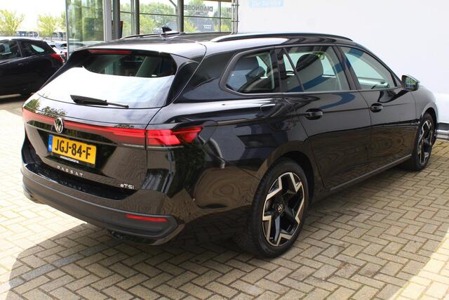 Volkswagen PASSAT Variant 1.5 eTSI 150 pk | Incl. 12 maanden Garantie | Stoel/stuur verwarming | Achteruitrijcamera | Adaptive cruise controle | Dodehoekdetectie | Parkeersensoren V+A | Navigatie | Apple CarPlay/Android Auto | Draadloze telefoonlader | Climate controle | Lane assist | Keyless start | LED Koplampen | 18 Inch LMV | Schakelmogelijkheid aan stuurwiel |