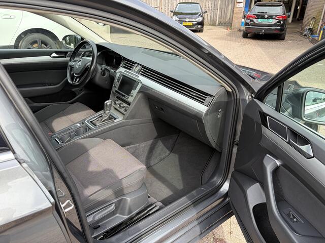 Volkswagen PASSAT Variant 1.4 TSI ACT Connected Series AUTOMAAT TREKHAAK CAMERA STOELVERWARMING