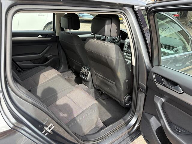 Volkswagen PASSAT Variant 1.4 TSI ACT Connected Series AUTOMAAT TREKHAAK CAMERA STOELVERWARMING