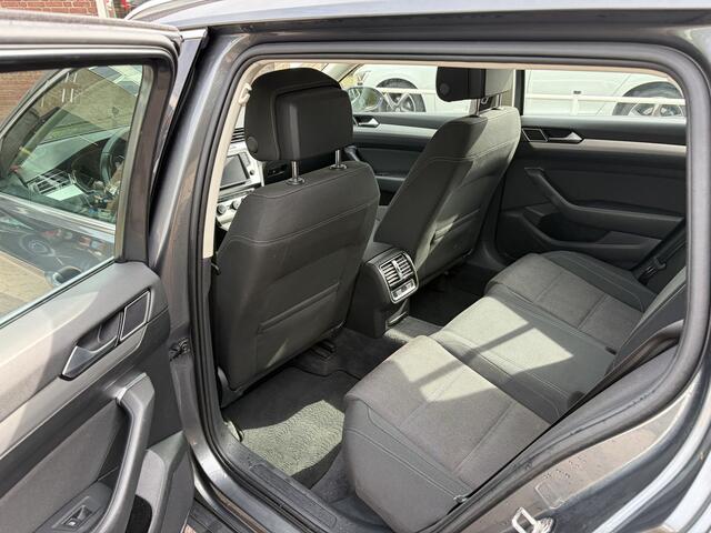 Volkswagen PASSAT Variant 1.4 TSI ACT Connected Series AUTOMAAT TREKHAAK CAMERA STOELVERWARMING