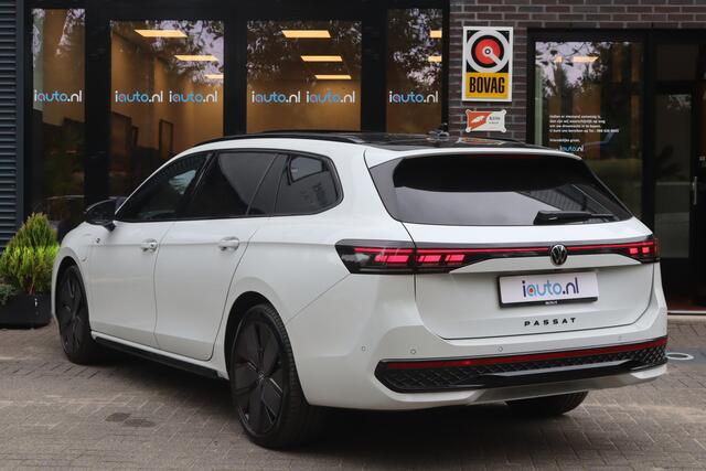 Volkswagen PASSAT Variant 1.5 eHybrid 272PK R-Line Black Style+ Leder/Pano/IQ.Light/360/Headup/HK/Navi Max/ACC/19"/Trekhaak wegkl.