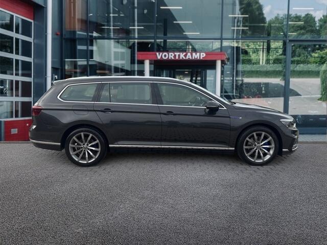 Volkswagen PASSAT 1.4 TSI GTE ZWENK.TREKHAAK/LEDER/ACC/CAMERA/E-KLEP/IQ-LIGHTS