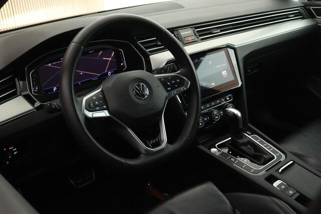 Volkswagen PASSAT Variant 1.5 TSI 150pk DSG 2x R-Line Panoramadak Leder Camera Stoelverwarming Virtual Cockpit