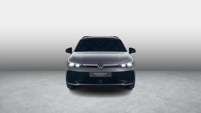 Volkswagen PASSAT Variant 1.5 eHybrid R-Line Edition 272 PK DSG Black Style, leder, massagestoelen, stoelventilatie, head-up, trekhaak, panoramadak, 360 graden camera