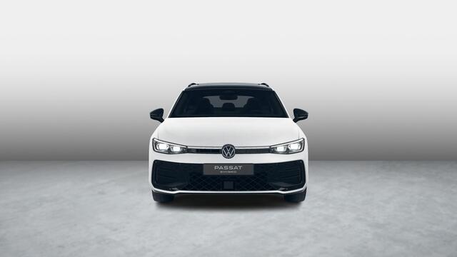 Volkswagen PASSAT Variant 1.5 eHybrid R-Line Edition 272 PK DSG Black Style, leder, massagestoelen, stoelventilatie, head-up, trekhaak, panoramadak, 360 graden camera