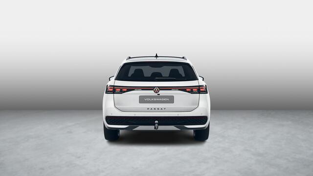 Volkswagen PASSAT Variant 1.5 eHybrid R-Line Edition 272 PK DSG Black Style, leder, massagestoelen, stoelventilatie, head-up, trekhaak, panoramadak, 360 graden camera