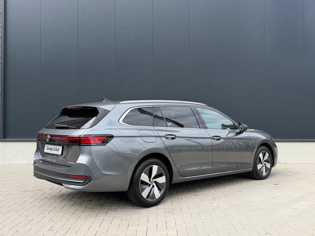 Volkswagen PASSAT Variant 1.5 eHybrid 204pk Elegance PHEV - Stoelkoeling - HUD - Navi - Camera - ACC - Blind Spot - Ergocomfortstoel - Rijklaar