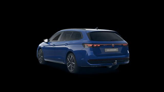Volkswagen PASSAT Variant 1.5 eHybrid R-Line Edition 272PK DSG Black Style, Leder, Head-up, Keyless, 'Harman Kardon', Trekhaak, Koplampverlichting matrix-led, Massage Voorstoelen, Verwarmbare voorstoelen en buitenste achterstoelen, Head up Display