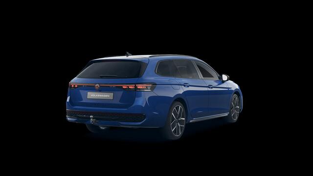 Volkswagen PASSAT Variant 1.5 eHybrid R-Line Edition 272PK DSG Black Style, Leder, Head-up, Keyless, 'Harman Kardon', Trekhaak, Koplampverlichting matrix-led, Massage Voorstoelen, Verwarmbare voorstoelen en buitenste achterstoelen, Head up Display