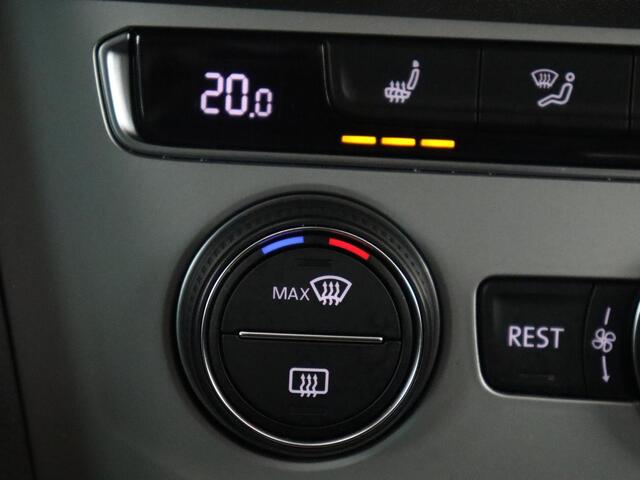 Volkswagen PASSAT Variant 1.4 TSI ACT Highline | Adaptive cruise | Stoelverwarming | Trekhaak | Camera | Park assist | Carplay | Climate control | Virtueel dashboard