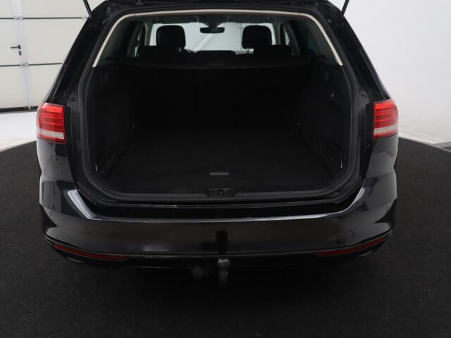 Volkswagen PASSAT Variant 1.4 TSI ACT Highline | Adaptive cruise | Stoelverwarming | Trekhaak | Camera | Park assist | Carplay | Climate control | Virtueel dashboard
